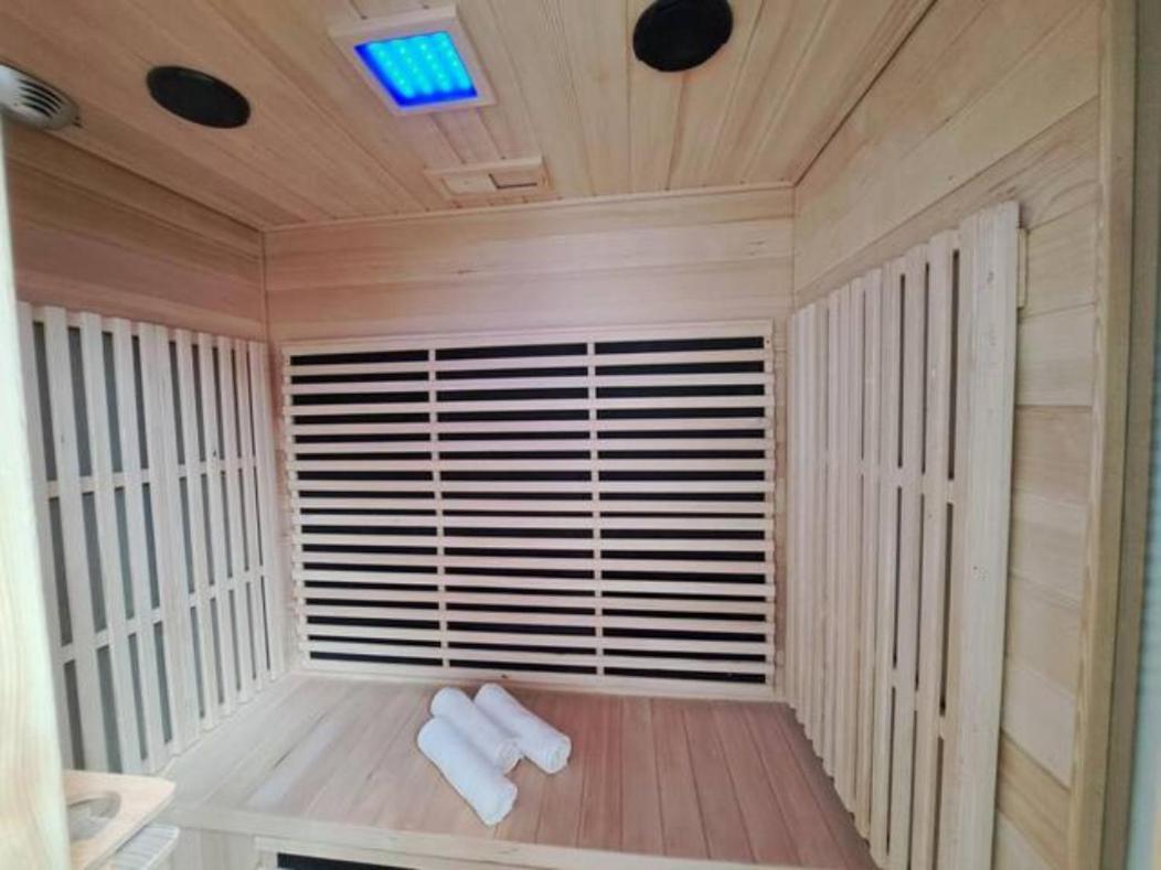 Le Bleriot - Idealement Situe Avec Sauna Calais Exteriér fotografie